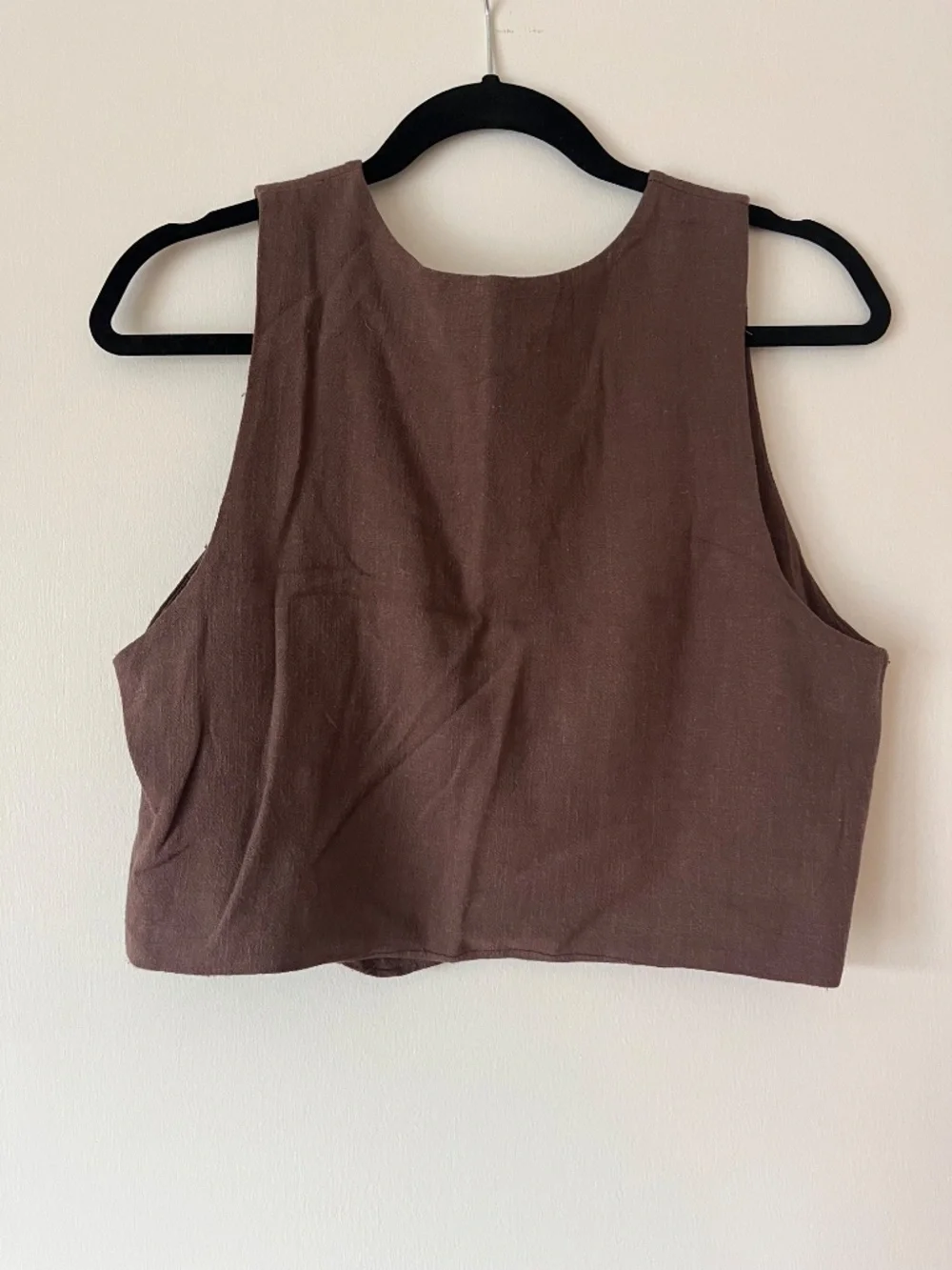 nlt Cropped Vest - Picture 2 of 2